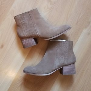 ALDO Chelsea Boots